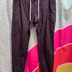 Vuori Men's gray Joggers with Drawstring